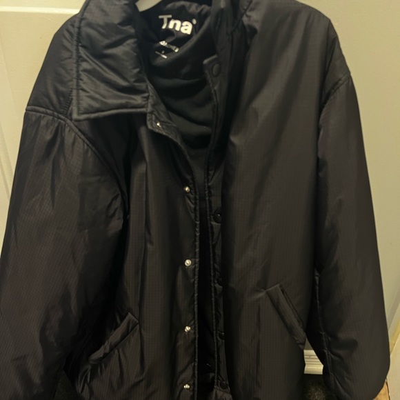 Aritzia coaches puffer size 2 - Picture 3 of 6